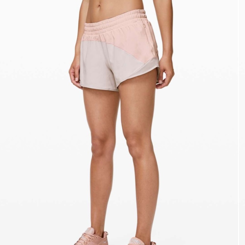 Lululemon Hotty Hot Short *Asym Butter Pink / Light Chrome